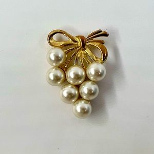 Vintage Pearl Bunch of Grapes with Gold Plated Bow
